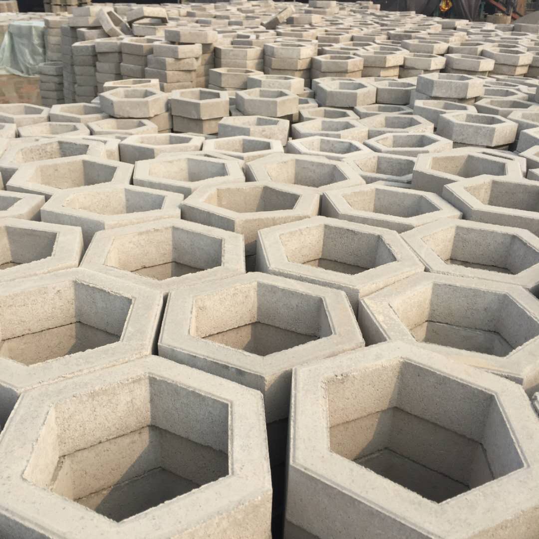 铺透水砖一平方人工费 铺透水砖一平方人工费