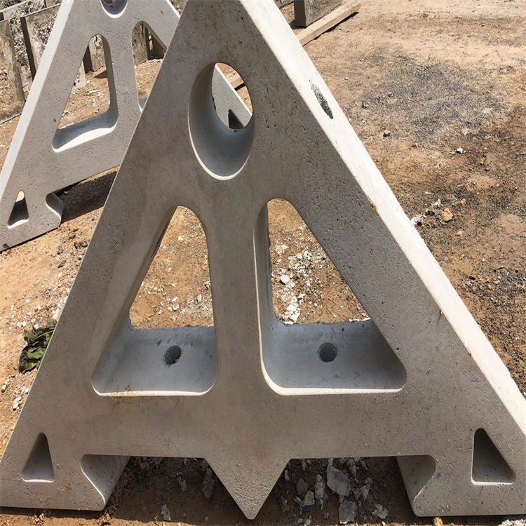 边长200*80实心护坡砖